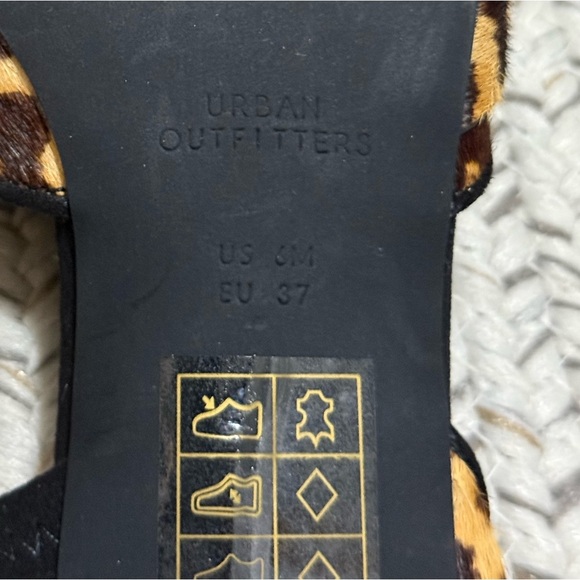 NEW Urban Outfitters Leopard Buckle Slingback Kitten Heels - Picture 12 of 12